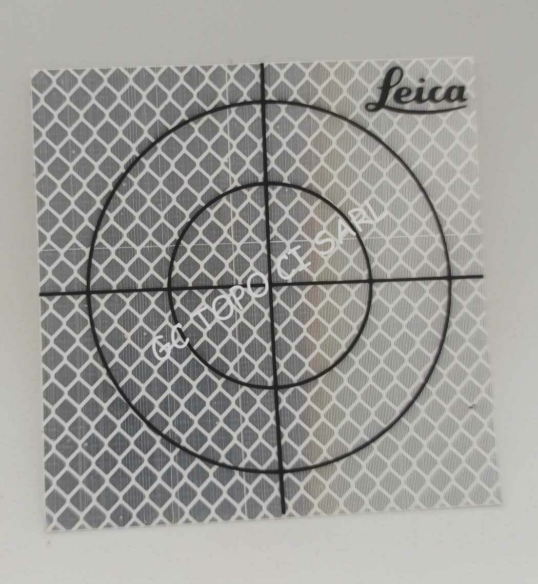 Cible réfléchissante auto adhésive 20mm x 20mm